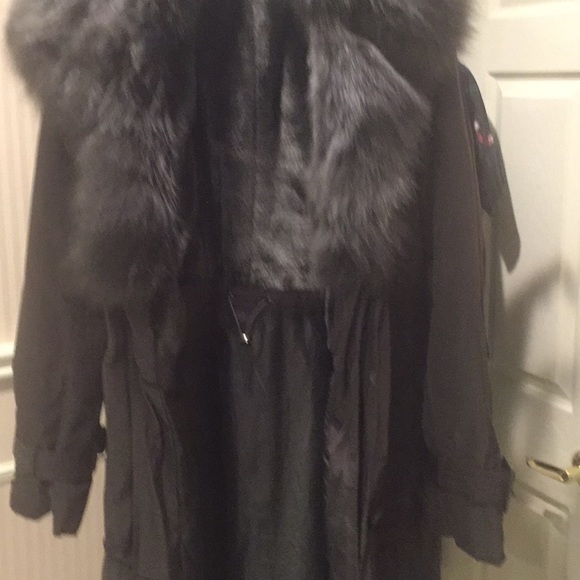 ⬇️ PD⬇️NWOT 3 season trench,removable fur lining,suited for women 5’2” or taller - Picture 9 of 10